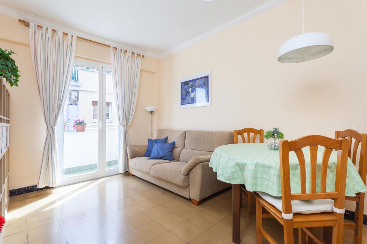 Apartamento Con Encanto, Luminoso Y Tranquilo Apartment L'Hospitalet de Llobregat Exterior photo